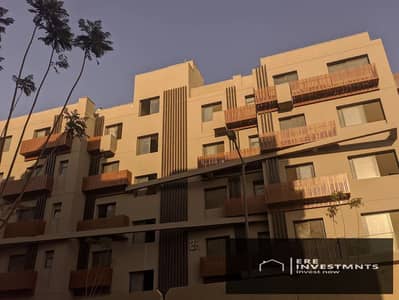 امتلك شقة جاهزة للسكن متشطبة بالكامل بالتكيفات والمطبخ بافضل موقع في ارقي كمبوند في التجمع الخامس سوديك فيليت.