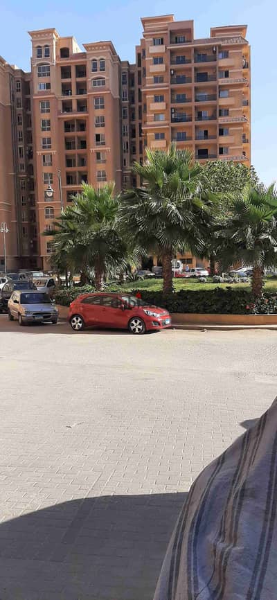 شقه للبيع واجه بكمبوند المعادي جاردنز بسعر محرررروق لسرعه البيع نص تشطيب