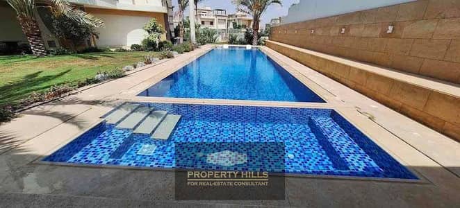 فيلا برايم لوكشن مساحتها ضخمة 595م 3 ادوار بحمام سباحة بجوار الباتيو 7 و الباتيو تاون و قاطمية جاردنز و لاميرادا و زيزينيا و ارابيلا و قاطمية هايتس في التجمع