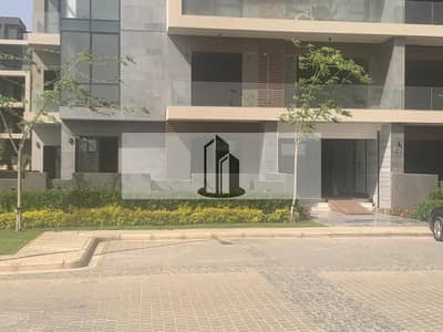 شقه للبيع متشطبه بالكامل فى LAVISTA بكمبوند EL PATIO ORO في الجولدن سكوير