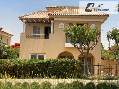 Villa Standalone 370m ready to move very  Prime Location Open View landscape In Hyde Park Fifth Settlement New Cairo
