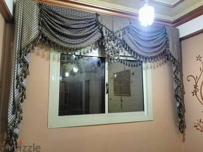 برقع بالجانبين بحاله ممتازه