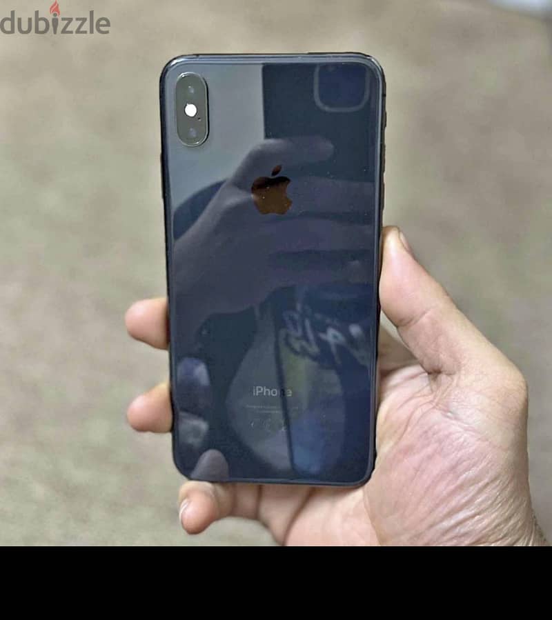Xsmax 64 بطاريه 76 مغير باغه وفيها شرخ صغير معاه الكرتونه للبدل ب11 1