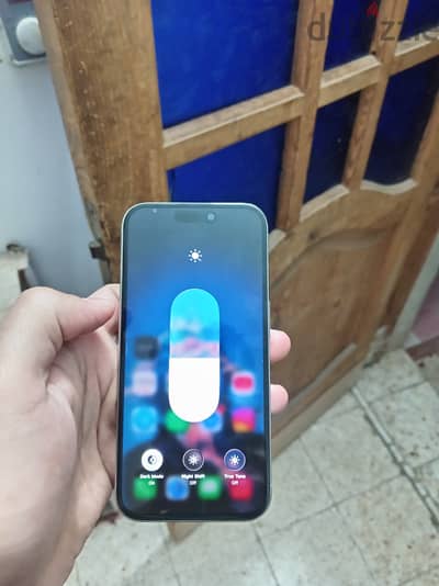 ايفون 15 برو بيع او بدل ب ايفون