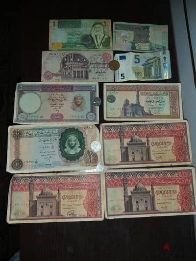 عملات قديمه بحاله جيده جدا للبيع