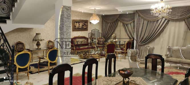 فيلا للبيع في واحد من أفضل مواقع كمبوند جاردن سيتى أكتوبر بتشطيب رائع وإطلالة رائعة وموقع مميز !