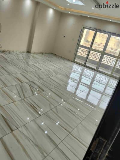 Apartment for rent empty in a distinguished location in Zahraa El Maadi, Tijian Compound, two steps away from Wadi Degla Club and the school complex, close to all services and transportation. First residence, never lived before.
