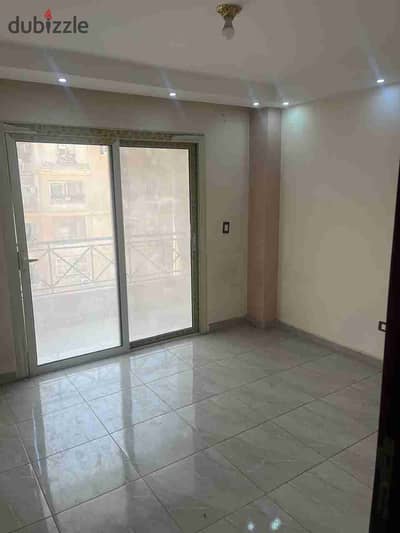 Apartment for rent empty in a distinguished location in Zahraa Al-Maadi, Tajian Compound, Al-Hegaz Towers, near Wadi Degla Club and the schools complex, near all services and transportation.