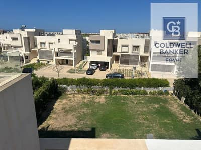 تاون هاوس بمساحة 353 متر + روف 96 متر مربع، مفروش بالكامل، للبيع في هاسيندا باي، الساحل الشمالي، عبد الرحمن - 4 غرف نوم