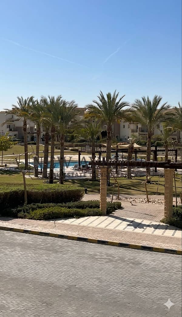 أقل من سعر السوق تاون هاوس  بفيو مميز على لاند سكيب وحمام سباحه في ديفينا جاردنز - Divina gardens