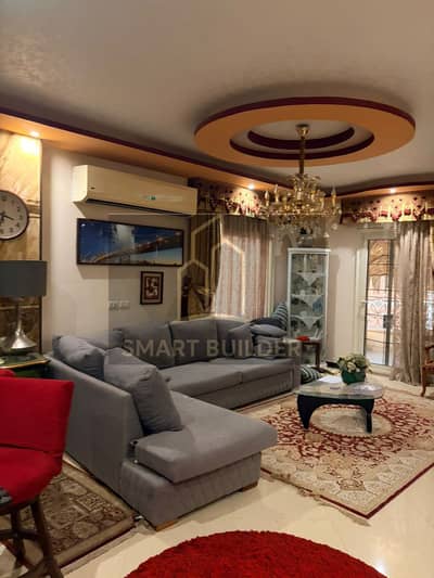 Apartment for rent furnished in Al Nakheel Compound, First Settlement, finished in high luxury, area 220 meters, garden view, first floor with elevator and garage, close to Wadi Degla Club, very excellent location