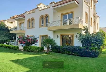 فيلا للإيجار بالمطبخ و التكييفات داخل كمبوند جرينز الشيخ زايد  بالقرب من سعودي ماركت و فريش فوود