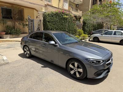 C180 2023 35000KM فابريكة بالكامل صيانات توكيل