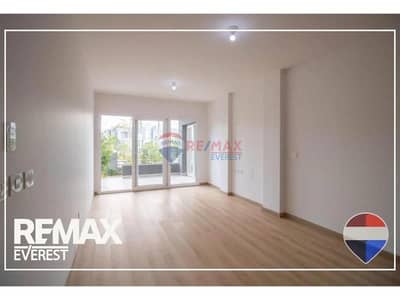 شقة ارضي بحديقة بالمطبخ والتكيفات في كيان
