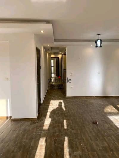 Apartment for sale in front of Beverly Hills