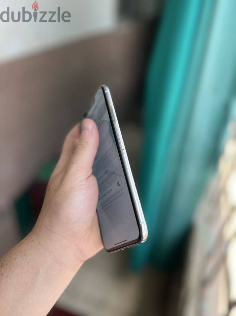 iPhone XS Max 4