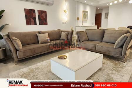 فيو مفتوح على البلازا شقة للبيع فى سكاى لاين سموحة