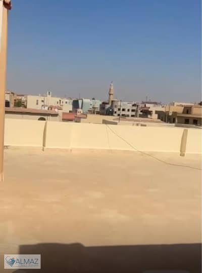 استوديو روف فاضي 50 متر للايجار في جنوب الاكاديميه ب في التجمع الاول بالقرب من كايرو فيستيفال سيتي ومنطقة الداون تاون