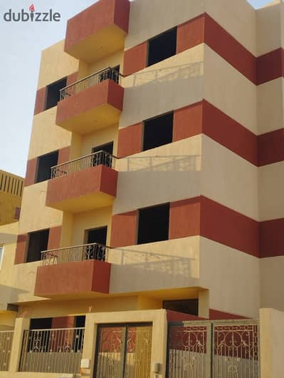 للبيع عمارة كاملة متسلمة جهاز بالعدادت 276م ناصية صريحة بجاردن