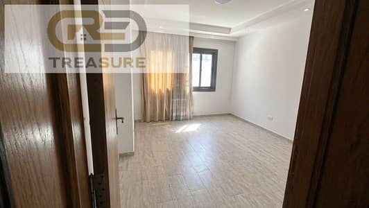 semi furnished Apartment for sale in Taj Sultan