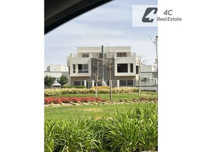 فيلا توينهاوس للبيع 320 م دايركت عليlandscape باقل اقساط بالماركت برايم لوكيشن في هايد بارك التجمع الخامس القاهرة الجديدة