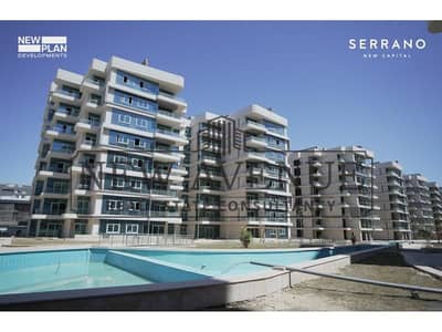 شقه كورنر للبيع  استلام فوري فيو مساحات خضراء و مناظر مسطحات في سيرانو العاصمه الادراية Serrano new capital