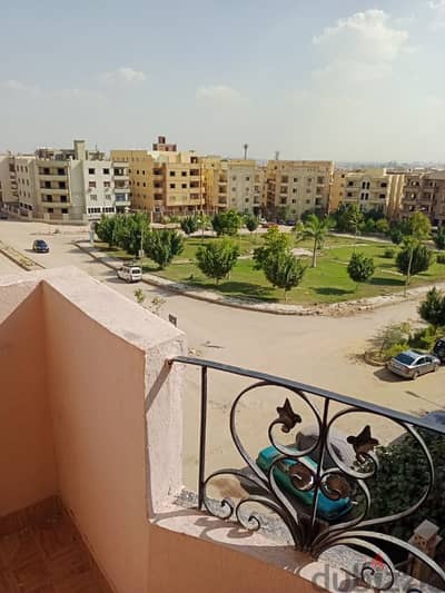شقه للايجار بالحي التاسع مدينه العبور