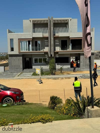 Twin house in dunes for sale minutes from Beverly Hills Sodic and Sphinx Airport