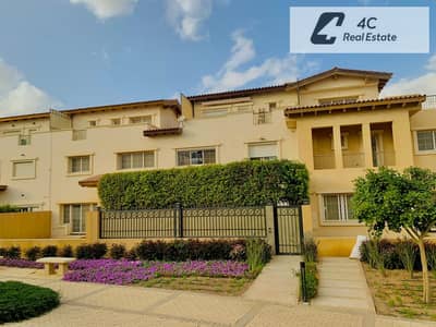 السعر نزل لمليون جنية فيلا تاونهاوس كلاسيك 270م 4 غرف برايم لوكيشن وفيوLand scape اوبن فيو في هايد بارك التجمع الخامس القاهرة الجديدة Hyde Park 5th