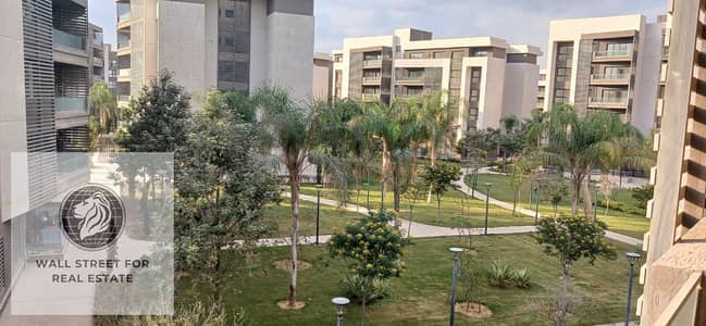 شقه 84م للبيع في كمبوند بريفادو بمقدم 2 مليون فيو شارع رئيسي بالجراج