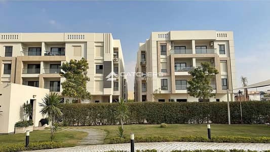للبيع شقة استلام فوري متشطبة + تكيفات + وحدات المطبخ فى كمبوند الجار شيراتون امام المطار ( Valore sheraton )
