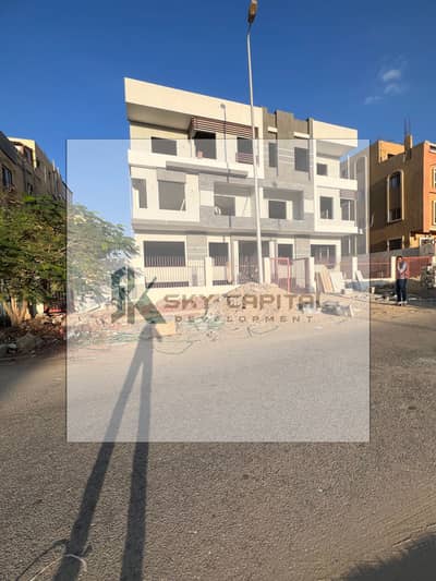 شقه للبيع في ارقي احياء الشيخ زايدالحي التامن