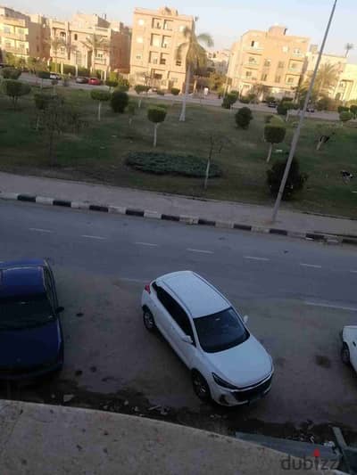 شقة للايجار اول سكن فيو حديقة بسانسير بالنرجس فيلات ٦ تشطيب الترا سوبر لوكس