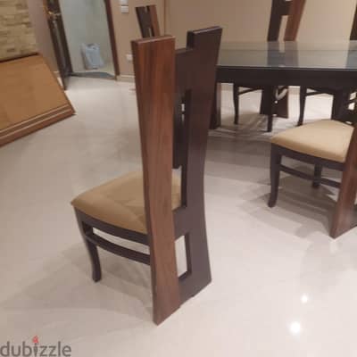حجرة سفرة مودرن بحالة جيدة