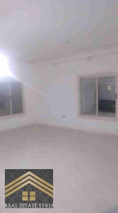 Administrative front area five buildings with a private entrance and garden ground 3 rooms and 2 bathrooms 15 thousand administrative residential