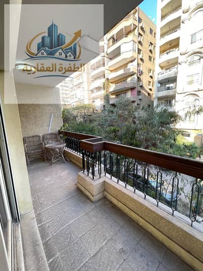 شقه لقطه بالمعادى قريبه من ميدان الجزائر مشطبه تشطيب خاص فاخربسعرمميز جدا