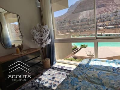 Chalet for sale, finished to ultra super deluxe standards, ready for viewing, with an open view of the sea and yacht marina in El Monte Galala.