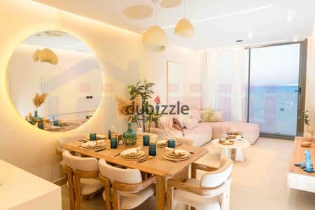 فيلا Town House للبيع (263م + 85م جاردن) الساحل الشمالي - مارينا 5 (sea view)