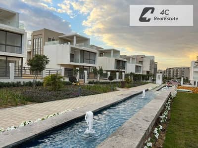 Lowest Price Townhouse Villa 270m ready to move fully finished with ACs Kitchen  Prime Location Open Landscape View Al Marasem Fifth Square New Cairo