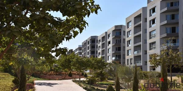 شقة في زيزينيا المستقبل سيتي مباشرة على البوليفارد للبيع بالتقسيط على 8 سنين