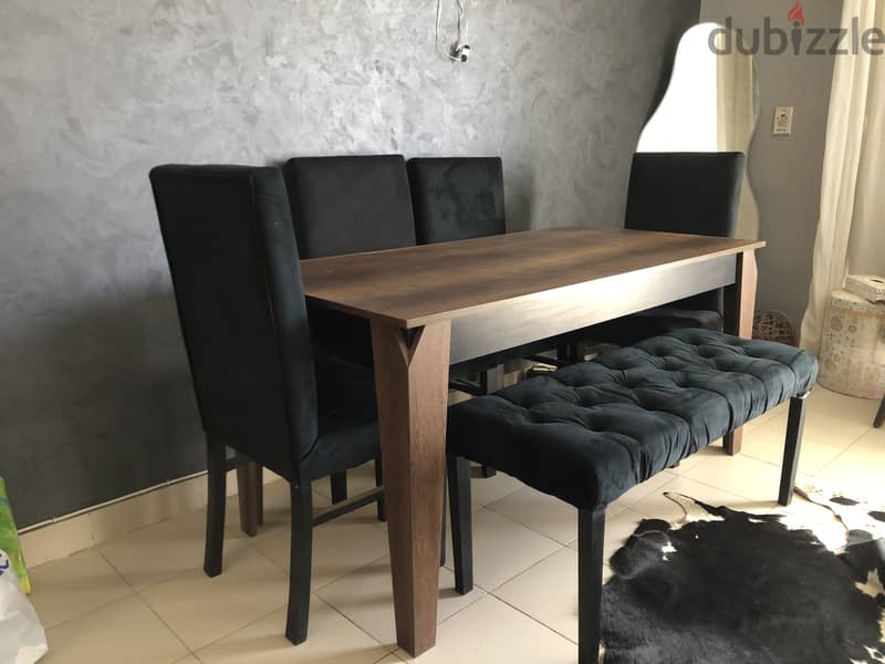 Table with chairs 1
