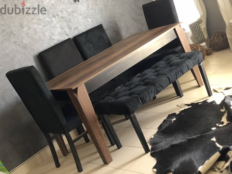Table with chairs 2