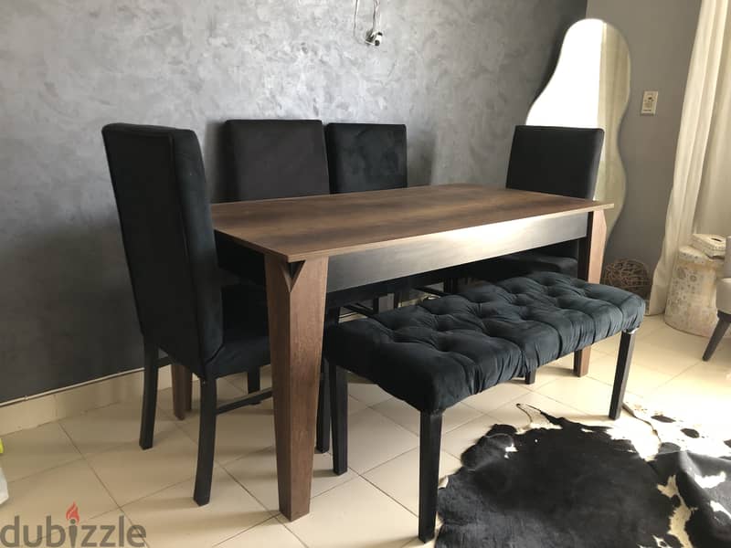 Table with chairs 4