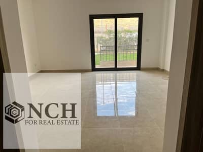 استوديو بحديقة للإيجار في فيفث سكوير | تشطيب كامل