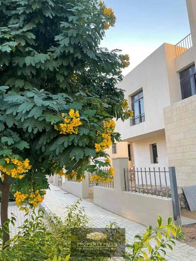 Villa ready for housing in a prime location in the Al-Hadaba compound in Giza with an open view next to Palm Hills and New Giza