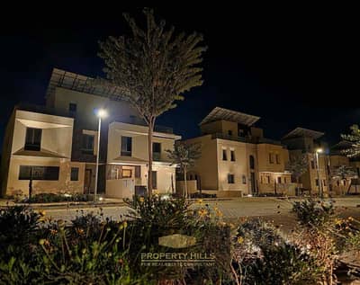 Townhouse roof immediate delivery in October with a distinctive view of the Pyramids next to New Giza