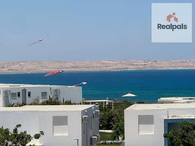 بنت هاوس للبيع فيو بحر صريح ( 112 متر + 54 متر ) مفروش بالكامل فى فوكا باى - FOUKA BAY