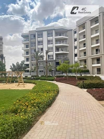 Installment 28k apartment old contract delivery in 2 months  in Garden Residence phase 2 bedrooms open view for sale at lowest price in Hyde Park