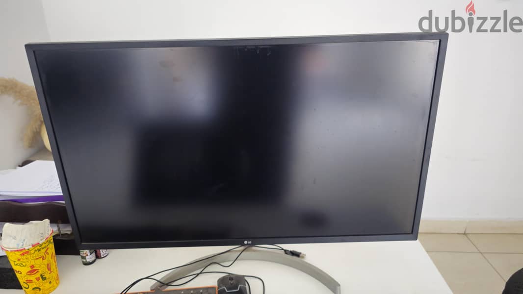 LG 32UL500-W 32" UHD 2