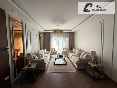 شقة استلام فوري تشطيب كامل بالمطبخ والتكييفات ريسيل بأقل من سعر السوق 3 غرف في Fifth Square المراسم بالقرب من الجولدن سكوير وشارع التسعين للبيع